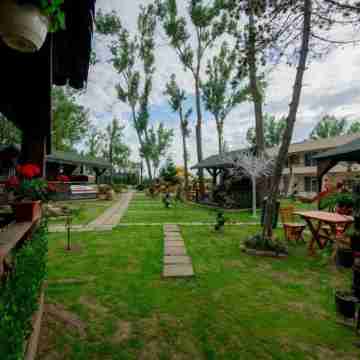Voila Mamaia Hotel Exterior