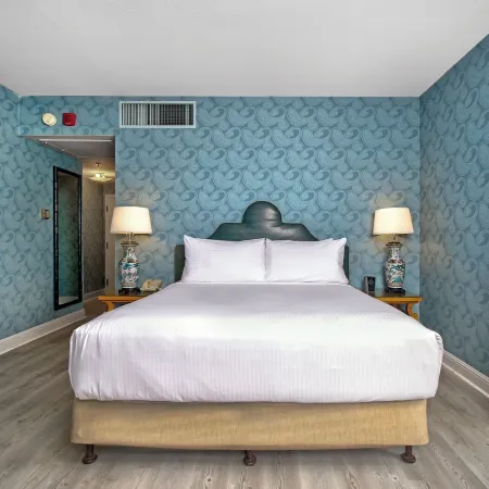 Hotel Fiona – No Resort Fee Отели рядом с достопримечательностью «Дом Уильяма Уэстфелда»