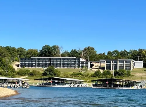 Lake Norfork Resort Hotels in Baxter County