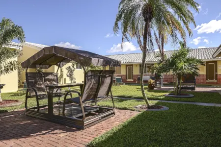 Shell Motel Hollywood Отели в г. Голливуд