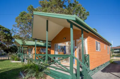 Big4 Moruya Heads Easts Dolphin Beach Holiday Park Hotel dekat Gundary Oval