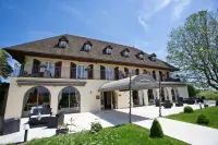 Ermitage de Corton - Teritoria Hotels in Aloxe-Corton