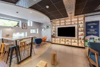 Campanile Chartres Centre - Gare - CATHÉDRALE Hotels in Chartres