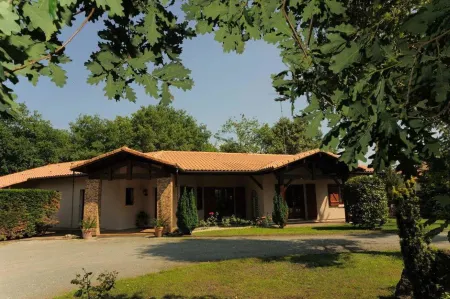 Les Anthemis Отели рядом с достопримечательностью «Aqualand Bassin d Arcachon»