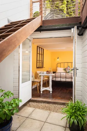 Lyme 1 Hotel Отели в г. Лайм-Регис