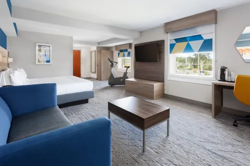 Holiday Inn Express & Suites WILLIAMSBURG by IHG