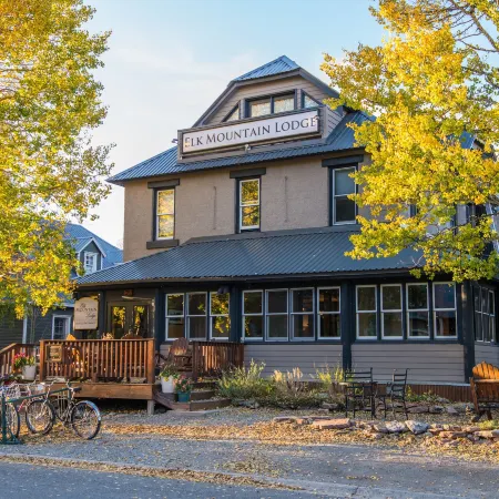 Elk Mountain Lodge