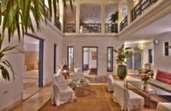 里亞德阿波飯店