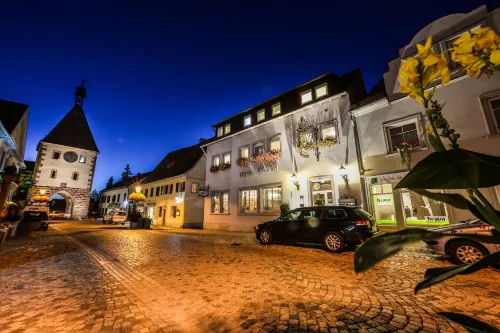 Tiptop Hotel Garni Pfauen Hotel a Vogtsburg im Kaiserstuhl