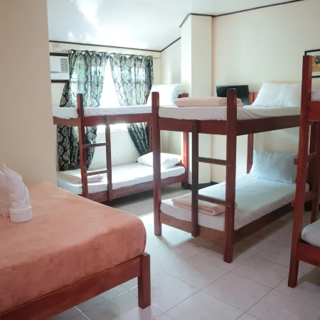 S-E Hotel and Residence Ξενοδοχεία στην πόλη Caticlan