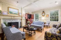 Simsbury 1820 House Hotels in Simsbury