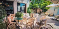 Logis Vignes Blanches Hôtel Cosy et Restaurant de Terroir Hotels in Beaucaire
