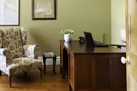 The Habit Self Catering Hotel a Worcester