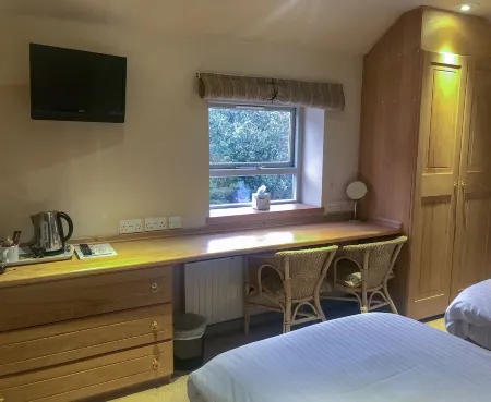 The Hoops Inn & Country Hotel Отели рядом с достопримечательностью «The Burton at Bideford Art Gallery and Museum»