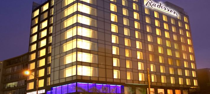 Radisson Decapolis Miraflores Hotele w: Miraflores