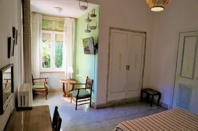 Hostal Montsoliu Hôtels à : Sant Hilari Sacalm