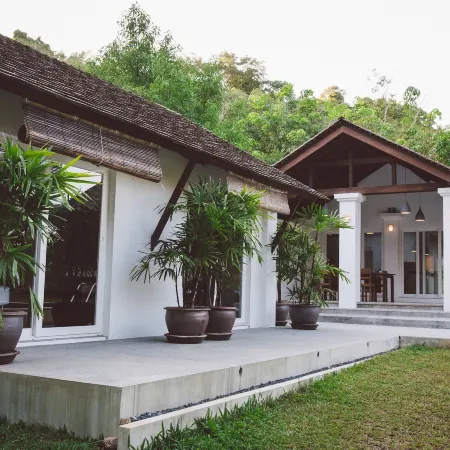 Koyao Bay Pavilions - Beach Resort and Pool Villas