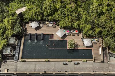 屋外プール ル メリディアン グルガオン デリー NCRの写真