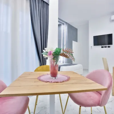 Hotiday Room Collection - Napoli Sant'Arcangelo Hotel dekat Sotterranea Napoli