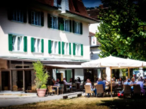 Au Major Davel Hotels in Cully