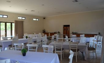 Manor Hills Guest Lodge