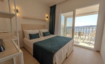 Mia Hill Suites