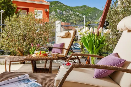 Maison W Featured Photos