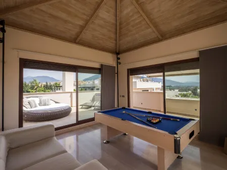 Luxury Penthouse in Medina Banus