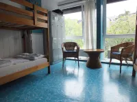 Max Hostel