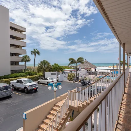 Plaza Beach Hotel - Beachfront Resort