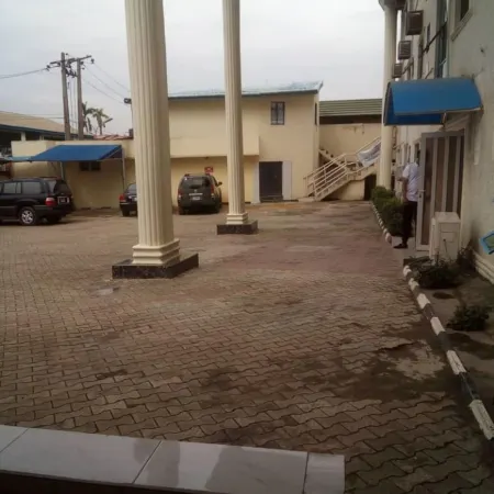 Senator's Suites and Towers Hotel