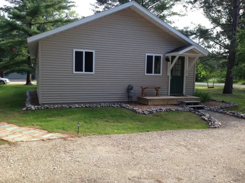 Open All Year * Ausable River Access * Newly Remodeled!