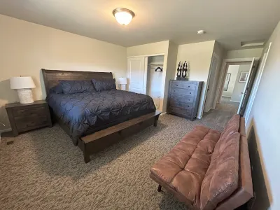 Classy and Cozy Brand New Townhouse! Hotels near Heritage House