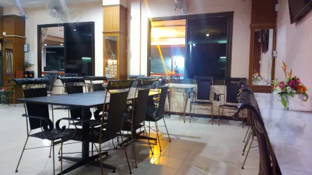 Hua Hin Euro City Hotel Отели рядом со станцией Железнодорожная станция Хуа Хин