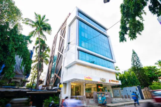 Hotel Auris & Banquets, Mumbai International Airport Hotels near Infinity Mall