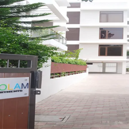 Kolam Serviced Apartments - Adyar. Отели рядом с достопримечательностью «Пляж Эллиотс»