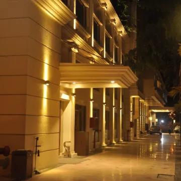 Goldfinch Hotel Mumbai Отели рядом с достопримечательностью «Национальный институт промышленного инжиниринга»
