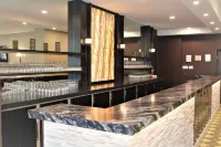 The Royal Anne Hotel Các khách sạn ở Kelowna