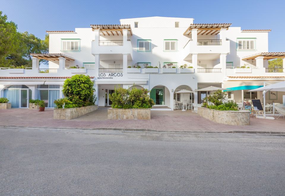 Los Arcos Apartamentos photo 2