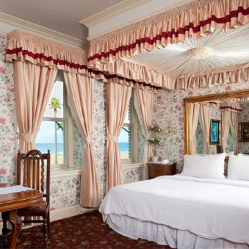 Doryman's Oceanfront Inn