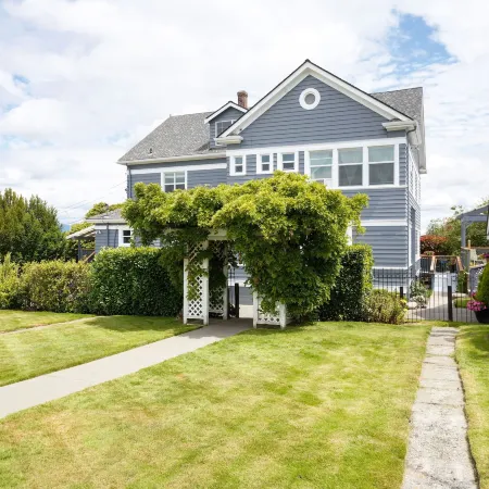 Nantucket Inn - Anacortes
