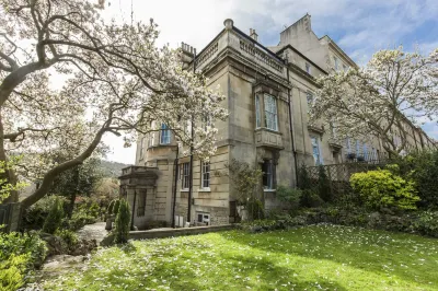 Grosvenor Villa Hotels near Solsbury Hill