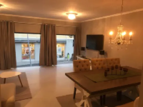 諾託登森特倫公寓 2 號酒店