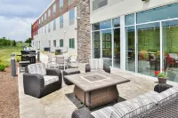 Holiday Inn Express & Suites Salem