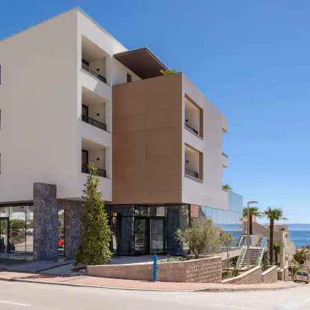 Hotel Ani