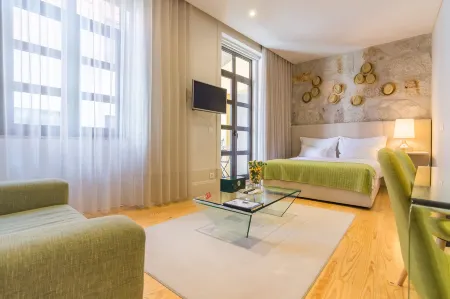 Oporto Near Apartments Отели рядом с достопримечательностью «Palacete do Barão de Nova Sintra»