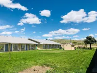 The Budget Inn Express Hotel a 