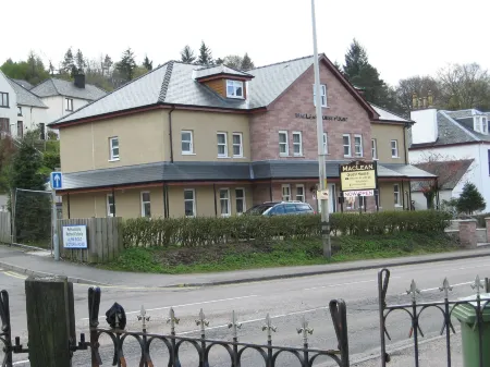 MacLean Guest House Отели в г. Каол