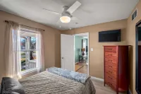 Kings Cottage 4 bed/3 full bath central Topeka