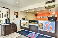 Motel 6 Pittsburgh, PA - Crafton Hotels in Robinson Township
